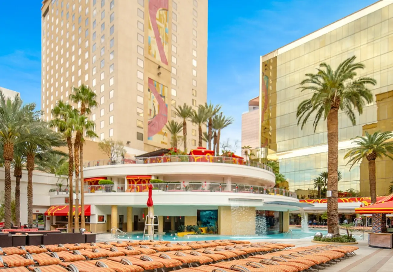 Golden Nugget Hideout Pool - Pool Party